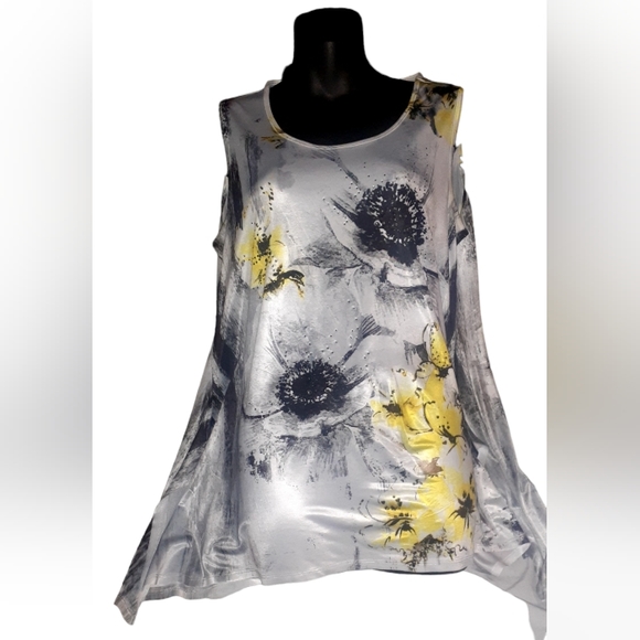 Laura Ashley Tops - Womens Size Large Laura Ashley Top